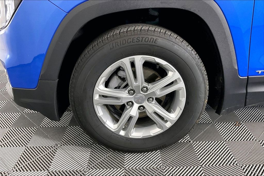 Used 2024 GMC Terrain SLE image 11