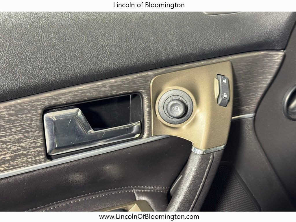 Used 2013 Lincoln MKX AWD image 20