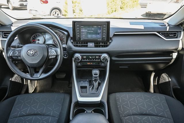 Used 2021 Toyota RAV4 XLE image 17