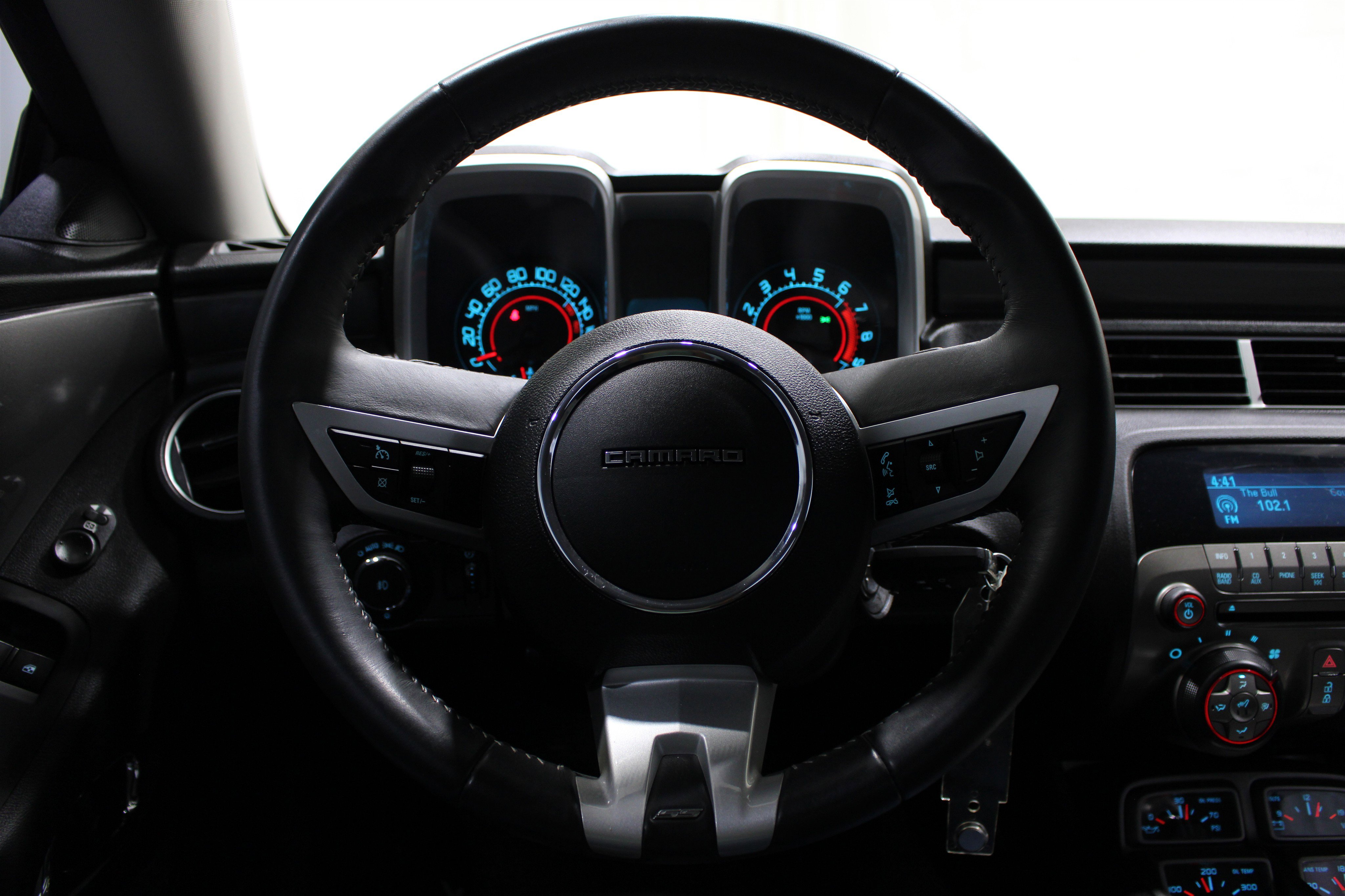 Used 2010 Chevrolet Camaro SS RWD image 12