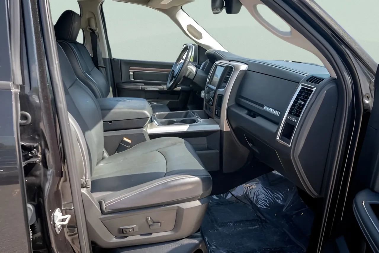 Used 2017 RAM 1500 Laramie w/ Convenience Group AWD/4WD image 10