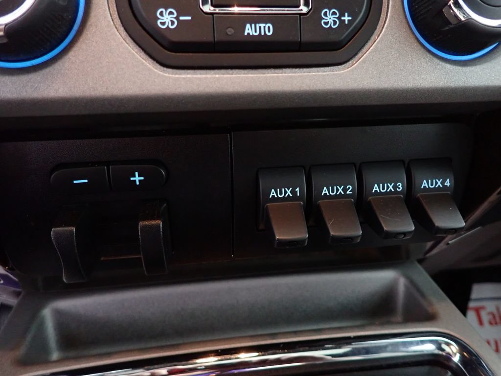 Used 2014 Ford F450 Platinum AWD/4WD image 7