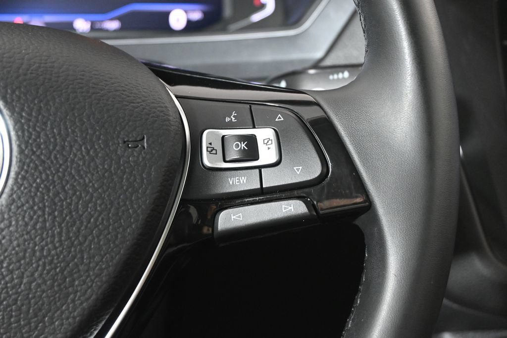Used 2020 Volkswagen Tiguan SEL AWD/4WD image 34