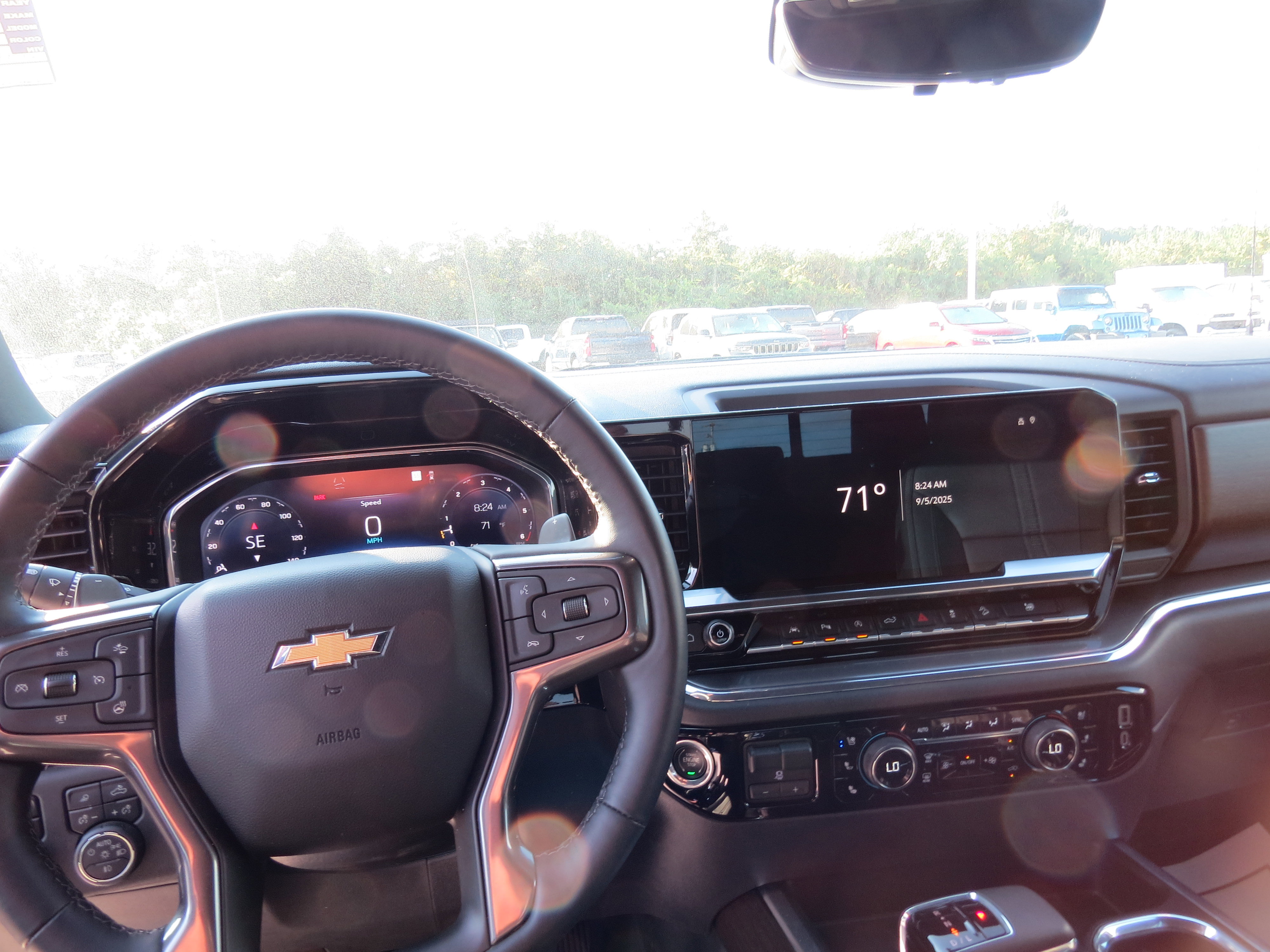 Used 2024 Chevrolet Silverado 1500 High Country w/ Technology Package AWD/4WD image 23