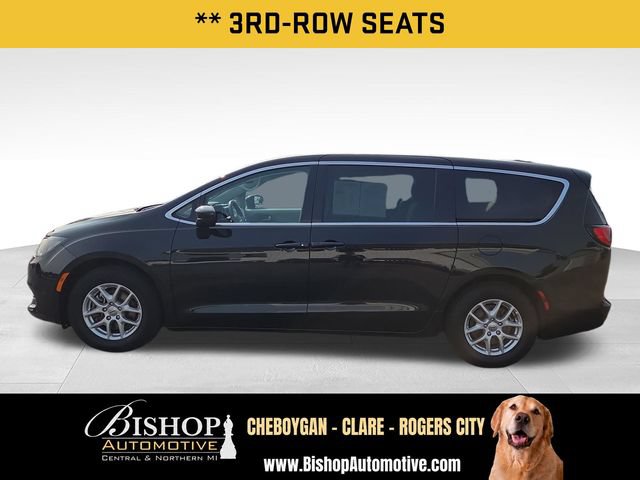 Used 2023 Chrysler Voyager LX FWD image 9