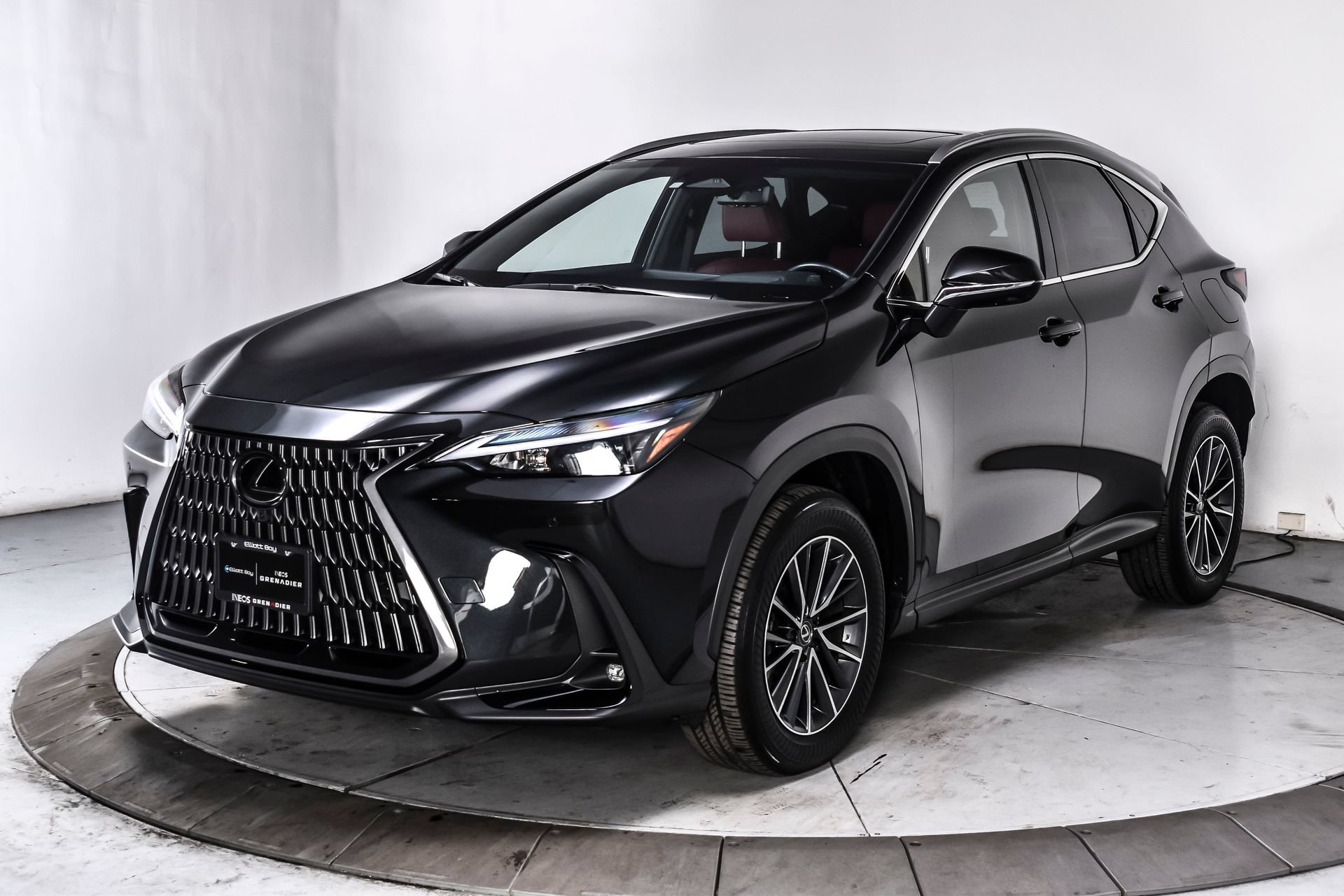 Used 2024 Lexus NX 350h AWD w/ Vision Package image 3