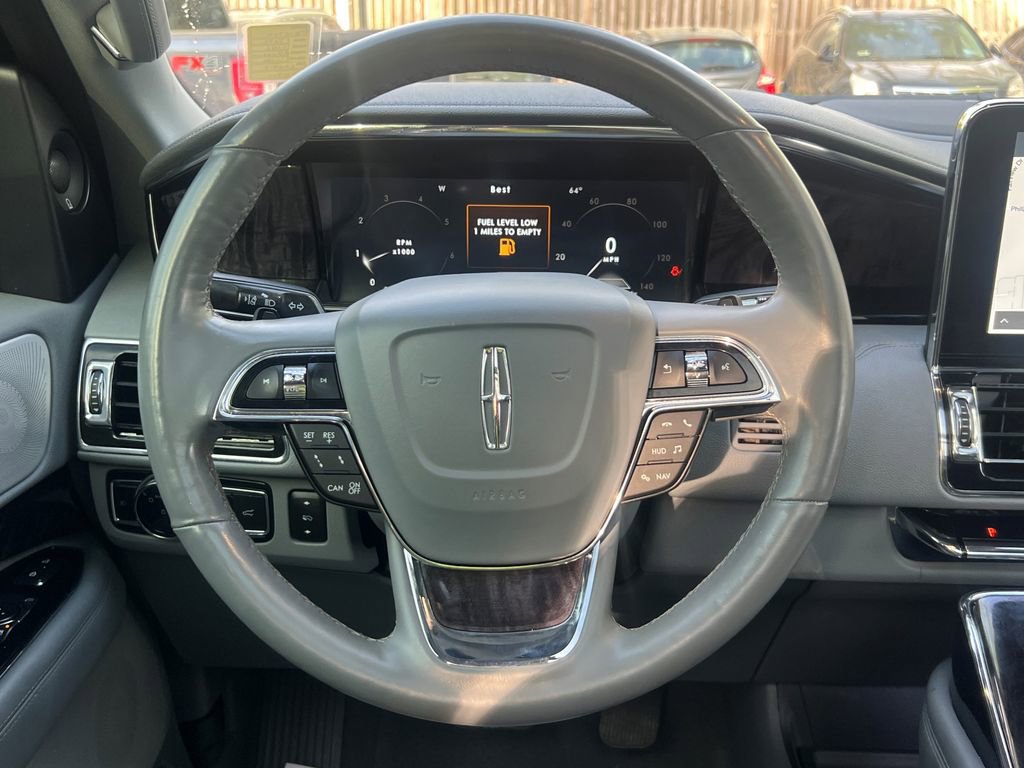 Used 2021 Lincoln Navigator Reserve w/ Luxury Package image 22