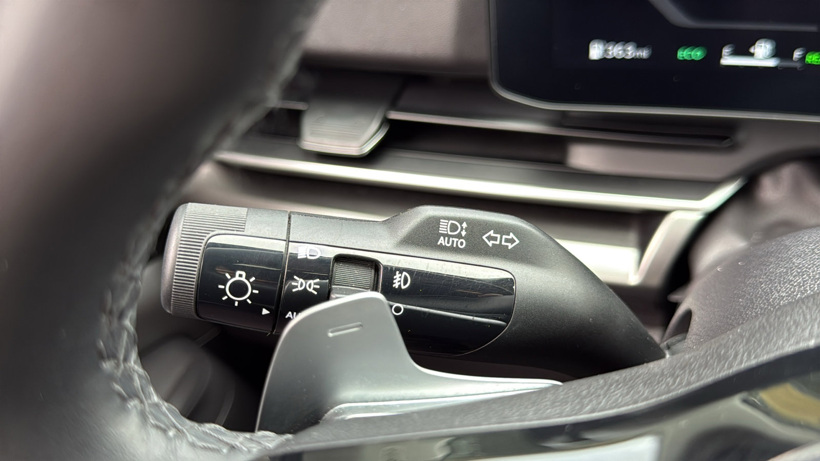 Used 2025 Kia Carnival SX Prestige image 15