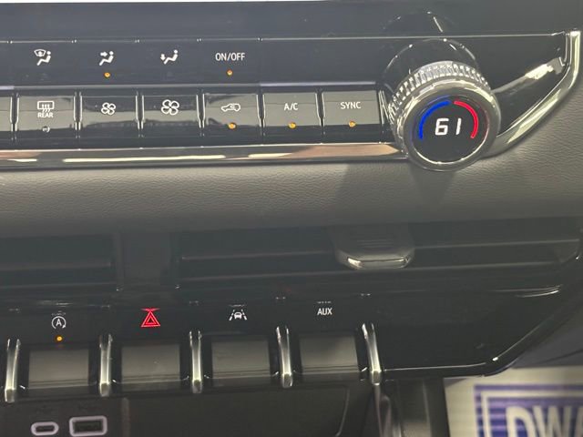 New 2026 GMC Canyon Elevation w/ Convenience Package image 32