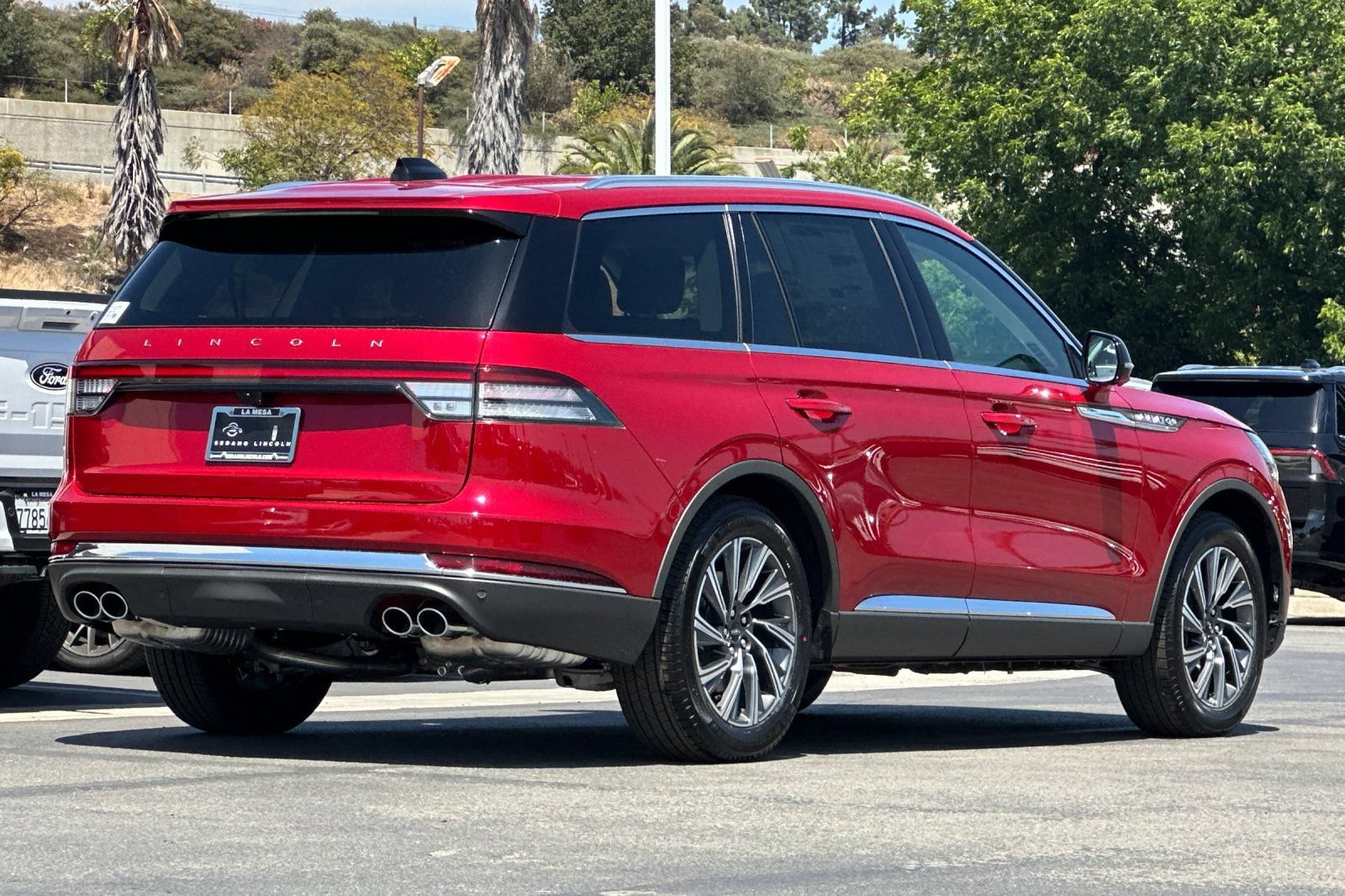 New 2026 Lincoln Aviator 2WD image 3