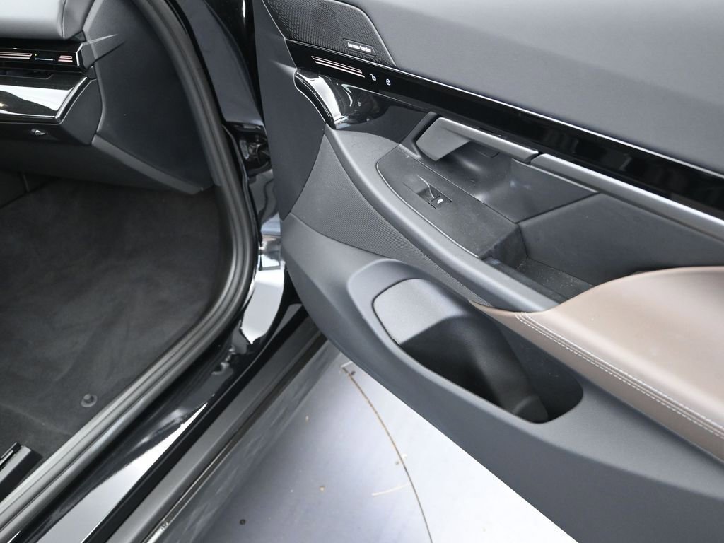 Certified 2025 BMW 530i image 23
