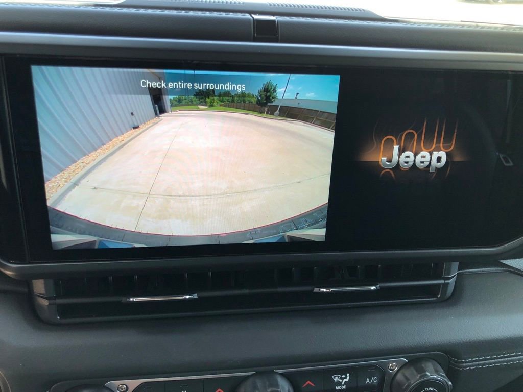 New 2025 Jeep Wrangler Unlimited Sahara w/ Safety Group AWD/4WD image 23