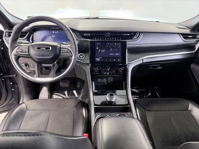 Certified 2024 Jeep Grand Cherokee L Altitude image 25