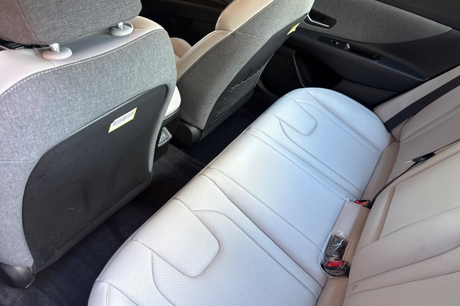 Used 2025 Hyundai Elantra Limited FWD image 16