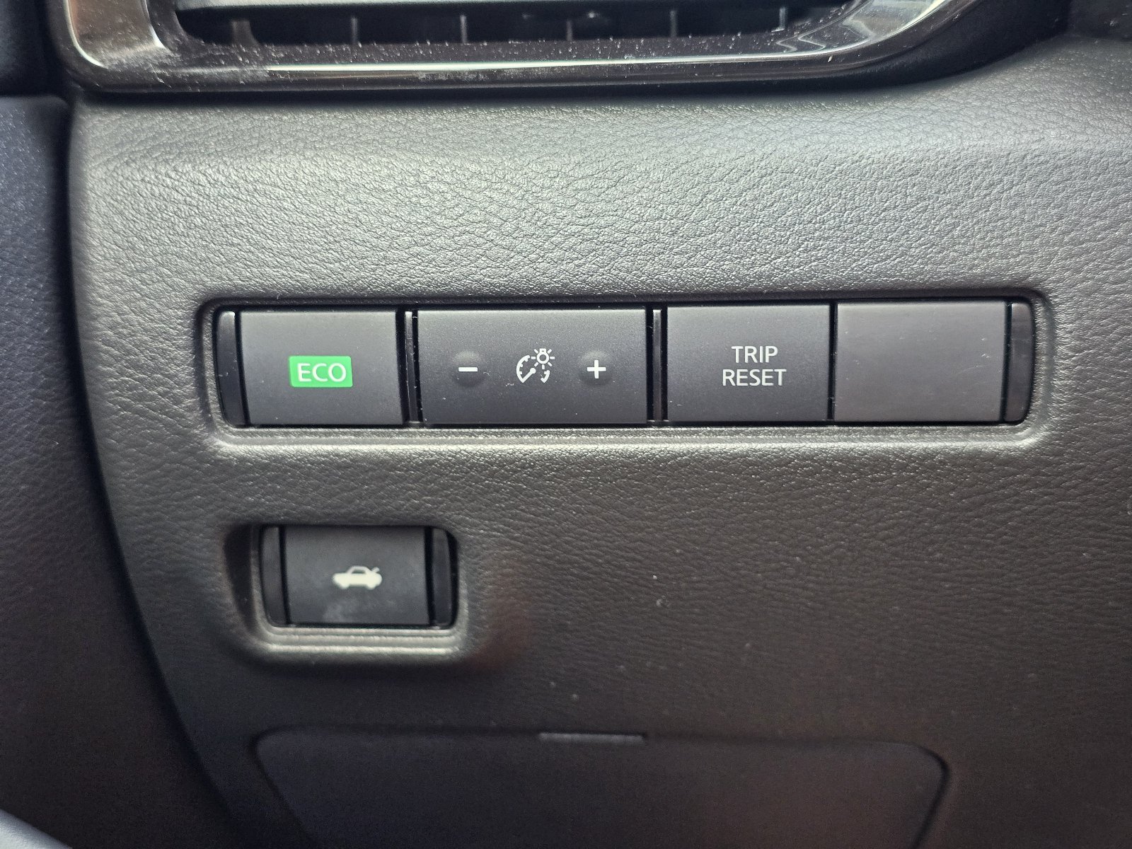 Used 2020 Nissan Sentra SV FWD image 22