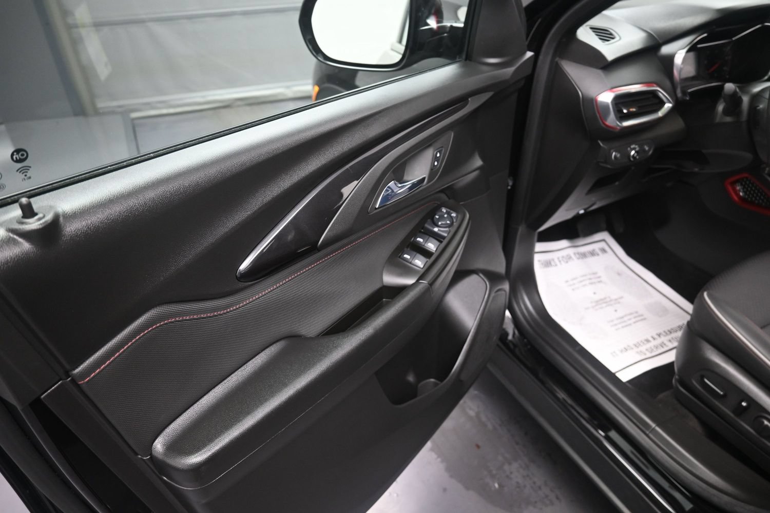 Used 2023 Chevrolet TrailBlazer RS AWD/4WD image 15