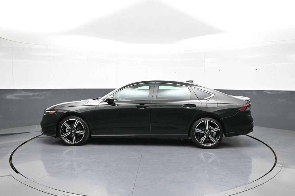 Used 2025 Honda Accord Sport image 9