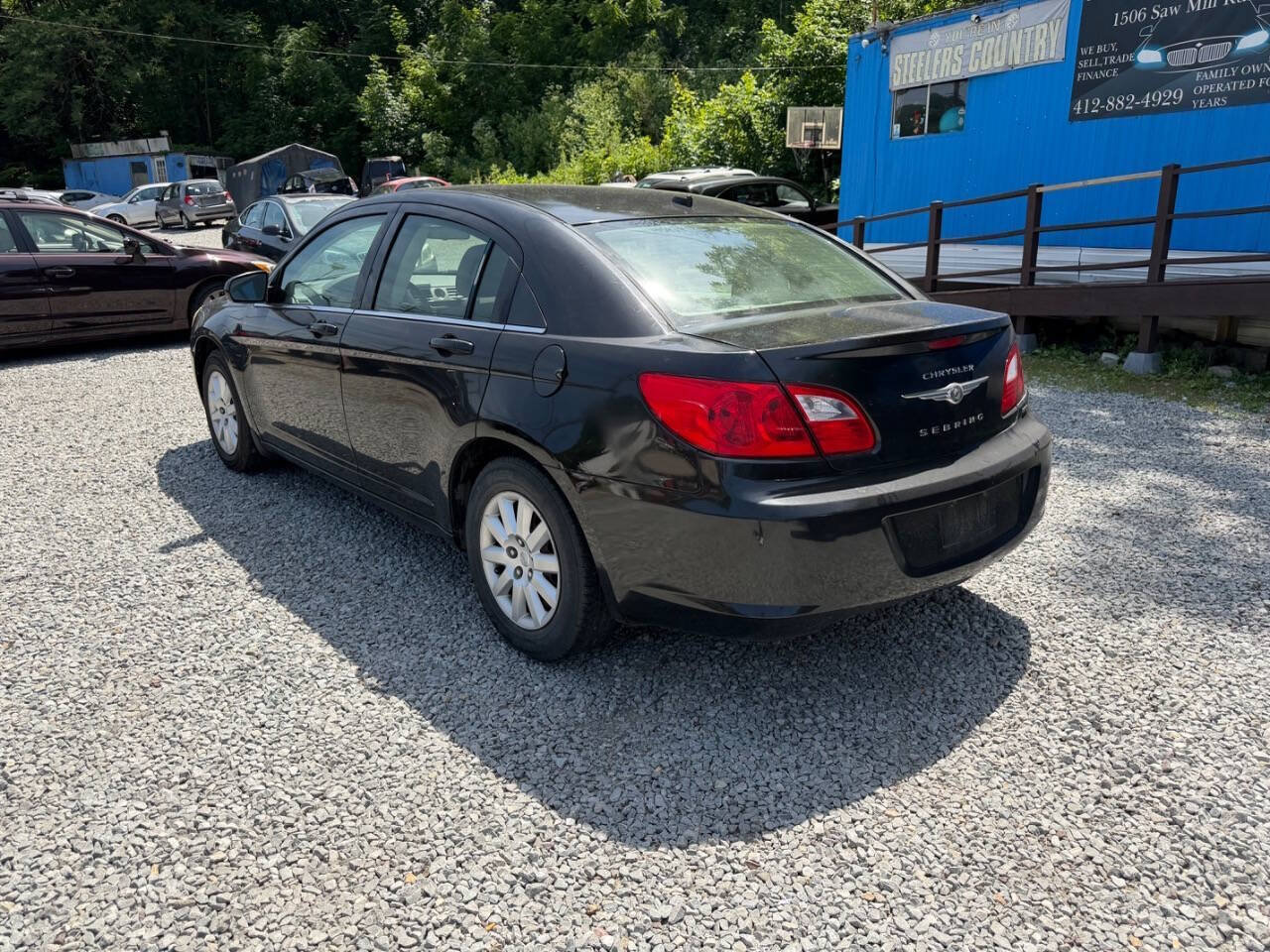 Used 2010 Chrysler Sebring Touring FWD image 9