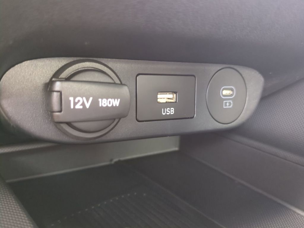 New 2026 Hyundai Elantra Limited image 26