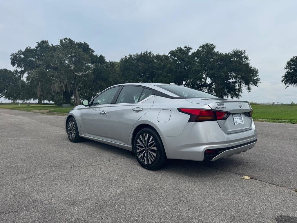 Used 2023 Nissan Altima 2.5 SV FWD image 3
