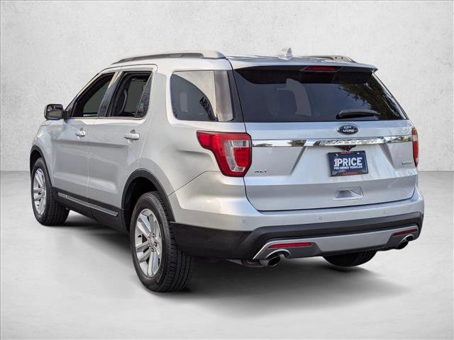 Used 2017 Ford Explorer XLT w/ Equipment Group 202A image 8