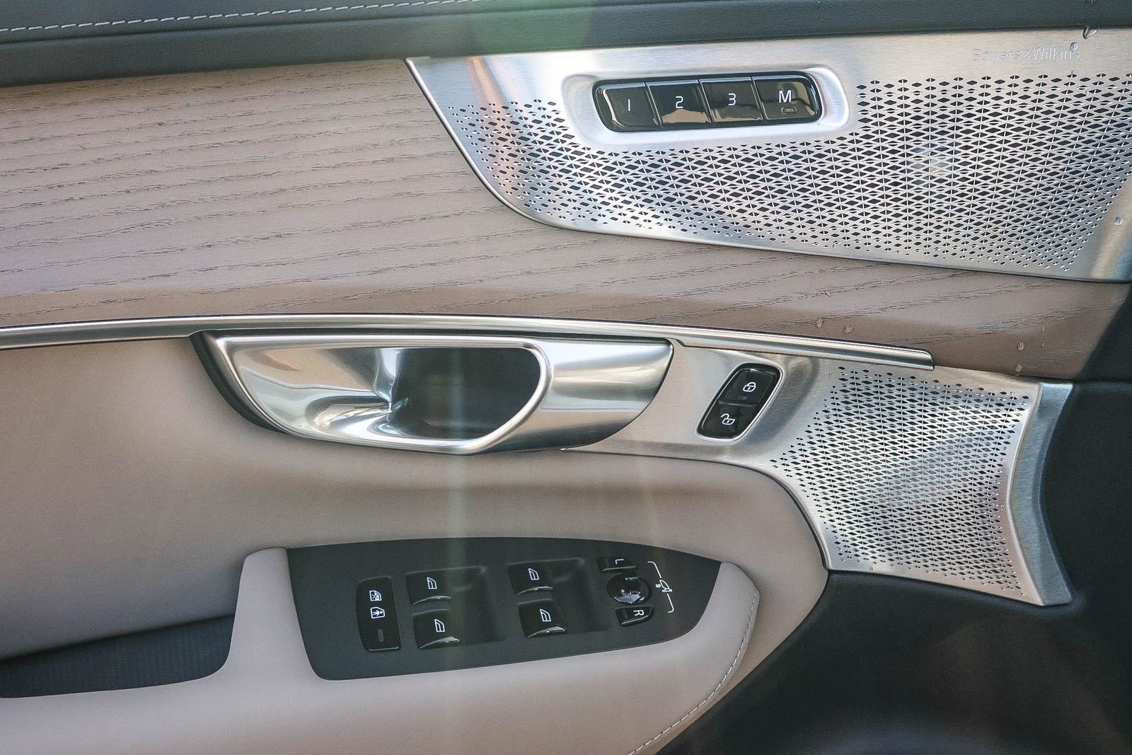 New 2026 Volvo XC90 T8 Ultra w/ Lounge Package image 30