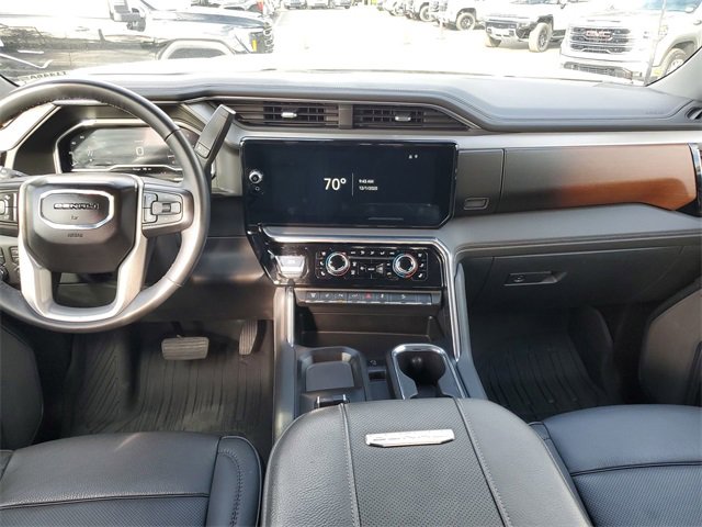 Used 2024 GMC Sierra 3500 Denali image 10