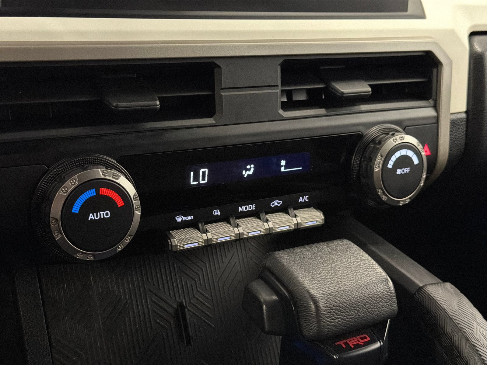 Used 2024 Toyota Tacoma TRD Off-Road AWD/4WD image 26