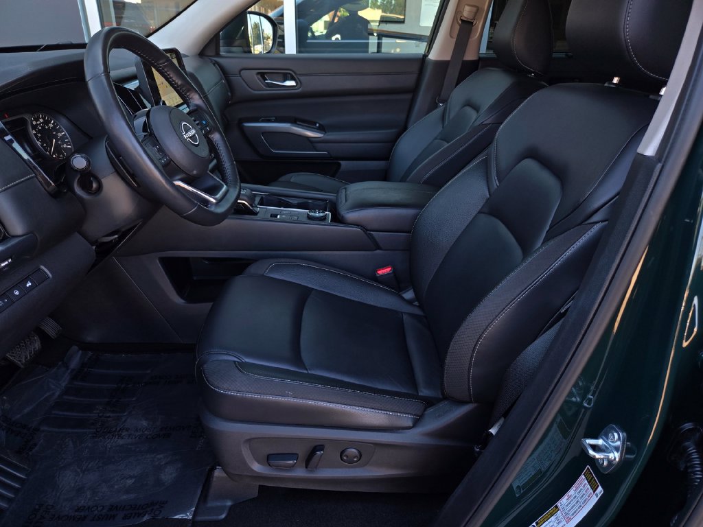 Used 2025 Nissan Pathfinder SL AWD/4WD image 20