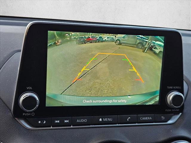 Used 2025 Nissan Sentra SV FWD image 10