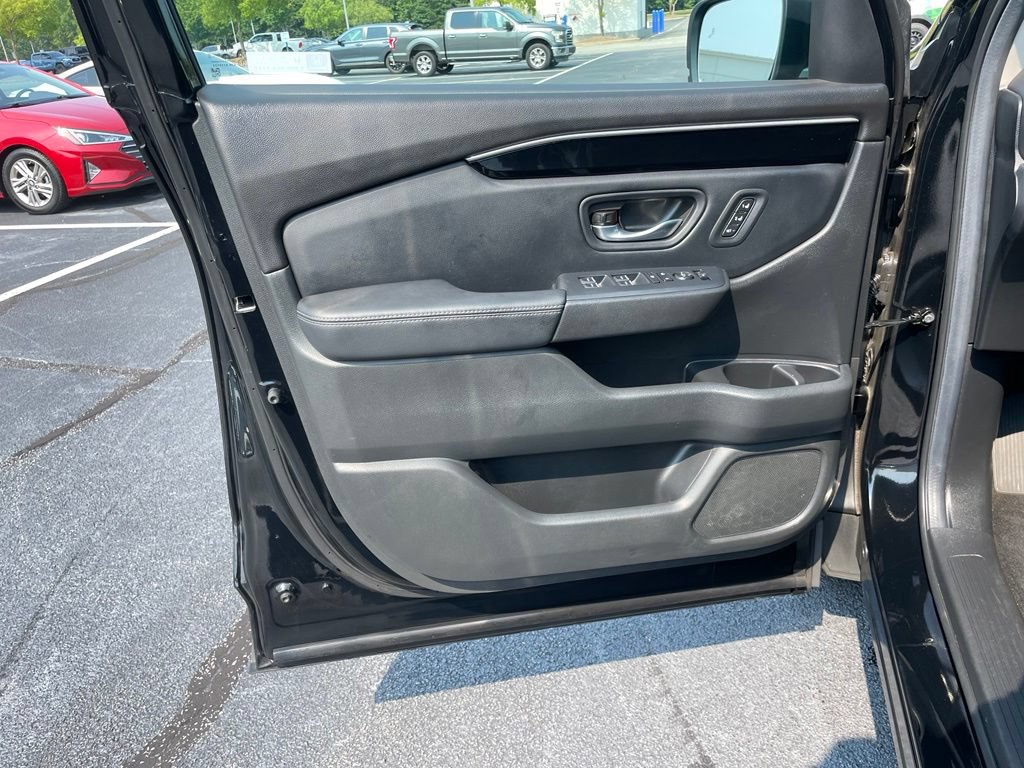 Certified 2025 Honda Pilot Touring image 24
