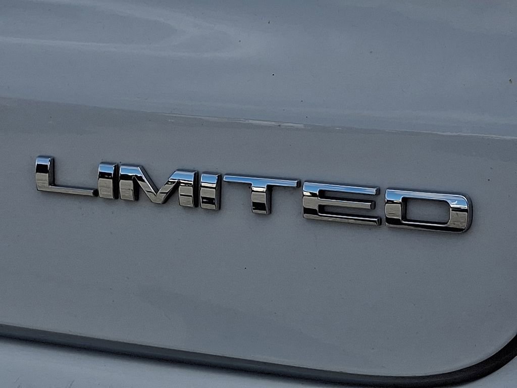 Used 2025 Jeep Compass Limited image 21