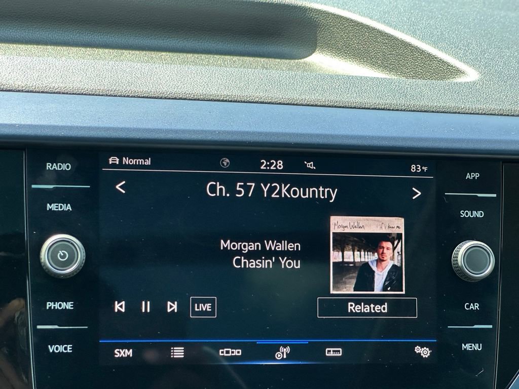 Used 2024 Volkswagen Taos SE w/ Panoramic Sunroof Package AWD/4WD image 14