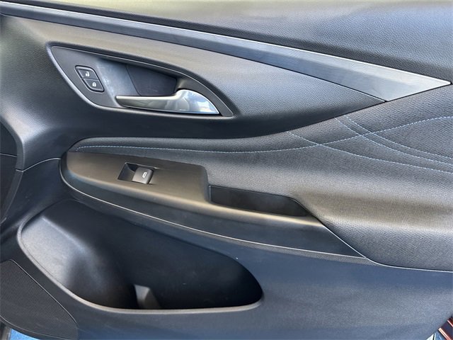 Used 2025 Buick Envista Sport Touring image 32