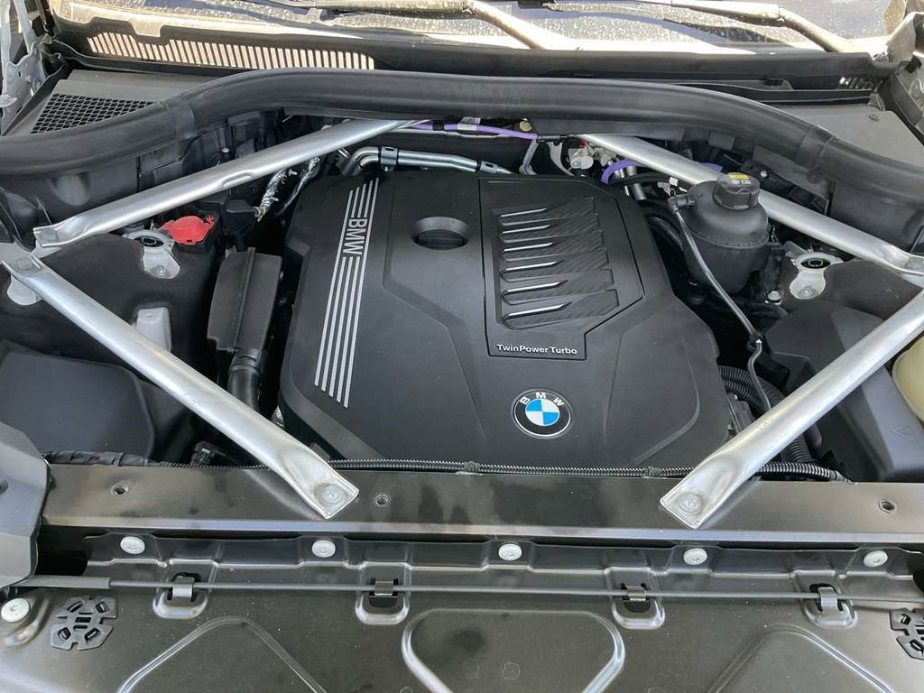 Used 2021 BMW X7 xDrive40i w/ M Sport Package image 33