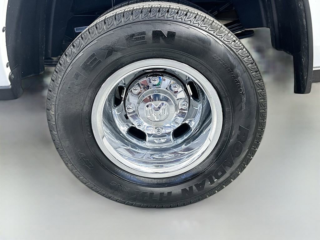 Used 2024 RAM 3500 Tradesman w/ Chrome Appearance Group AWD/4WD image 33