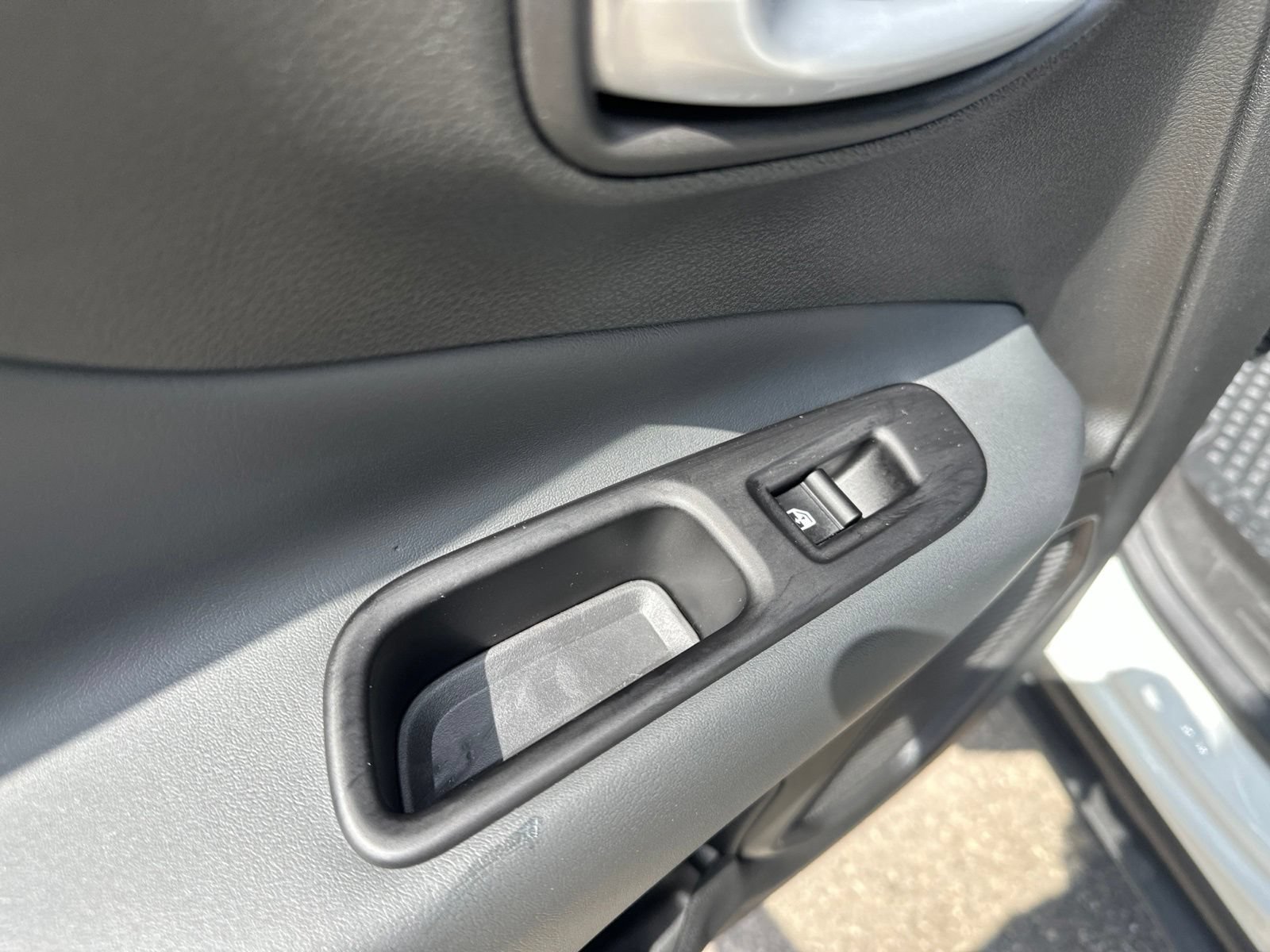 Used 2023 Jeep Renegade Latitude w/ Premium Group AWD/4WD image 21