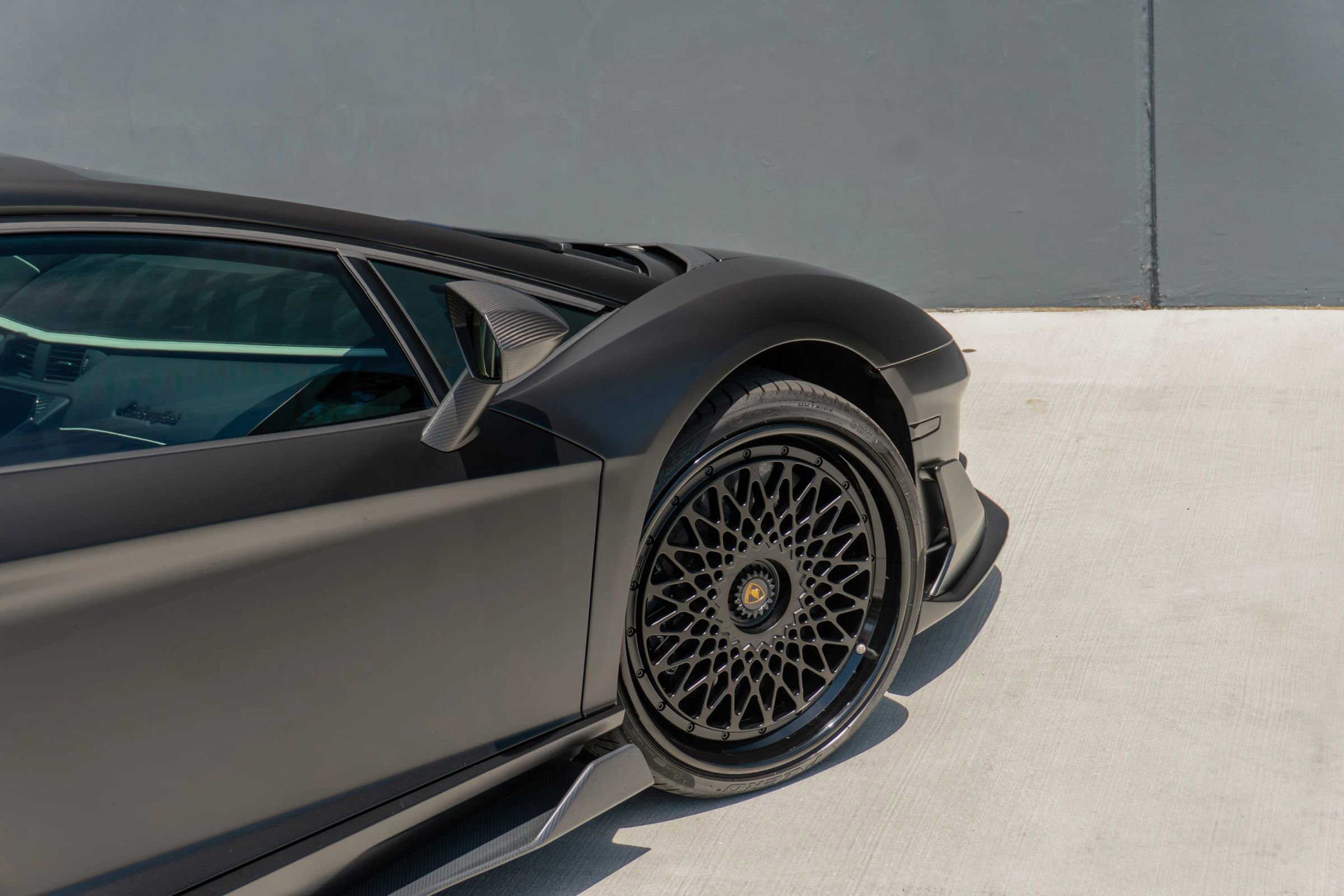 Used 2019 Lamborghini Aventador SVJ AWD/4WD image 47
