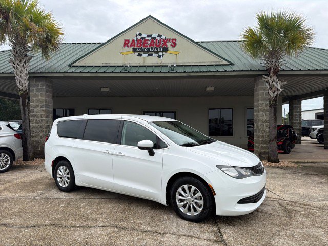 Used 2017 Chrysler Pacifica Touring w/ Tire & Wheel Group