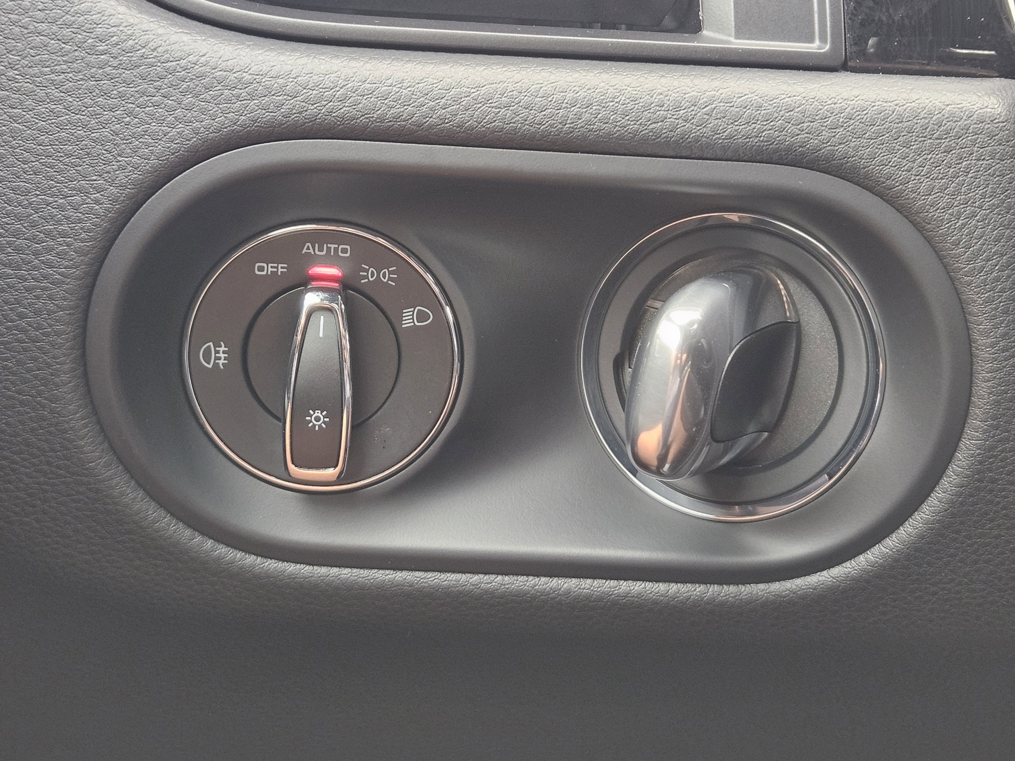 Certified 2026 Porsche Macan image 21