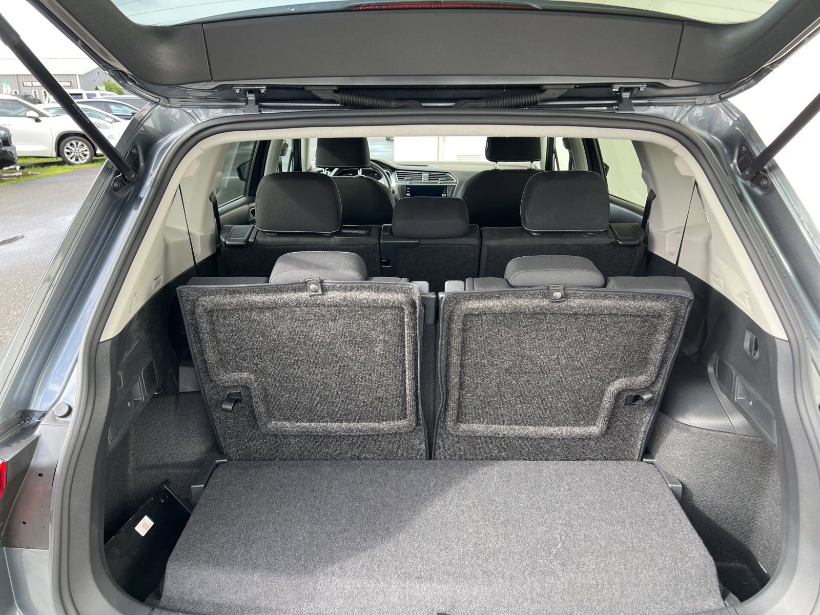 Used 2024 Volkswagen Tiguan S image 7