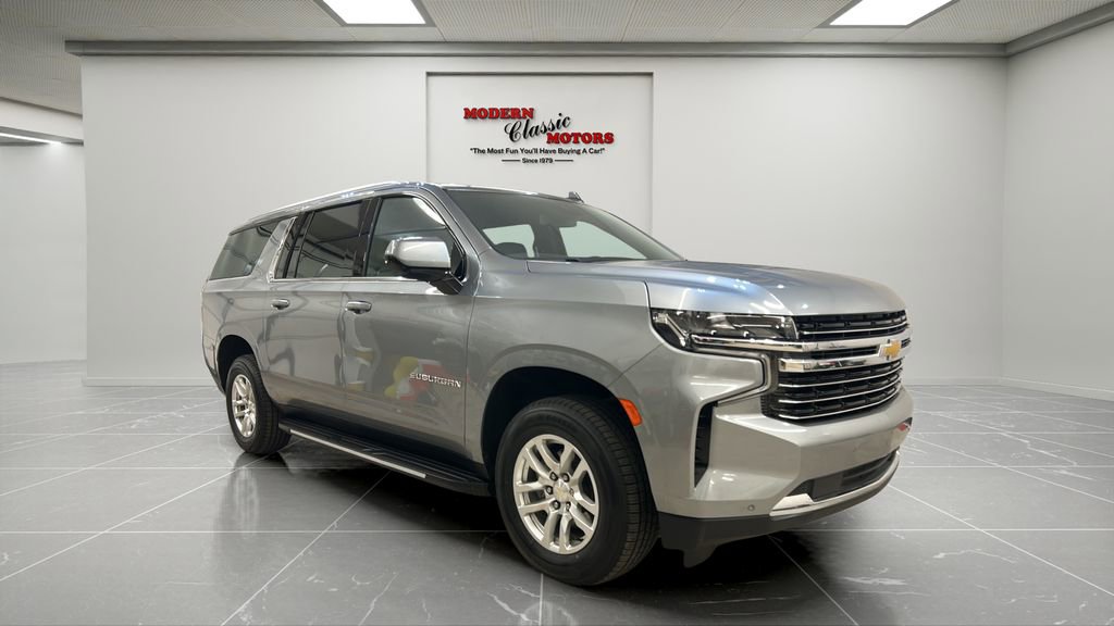 Used 2024 Chevrolet Suburban LT image 1