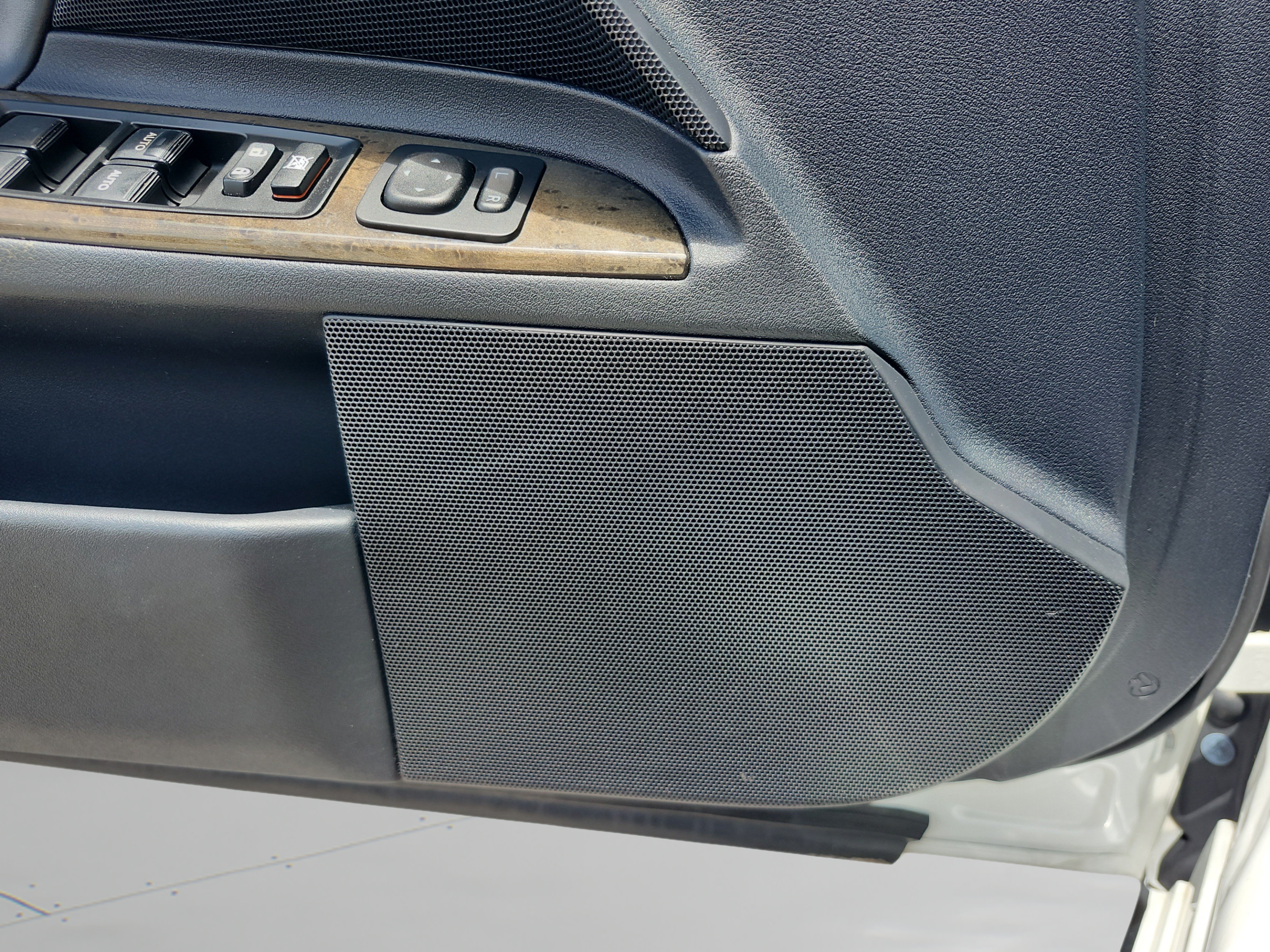 Used 2012 Lexus IS 350C w/ Luxury Pkg RWD image 22