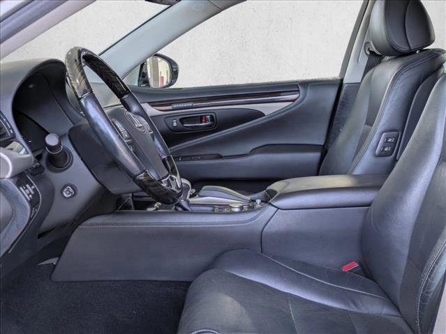 Used 2013 Lexus LS 460 w/ Comfort Pkg image 18