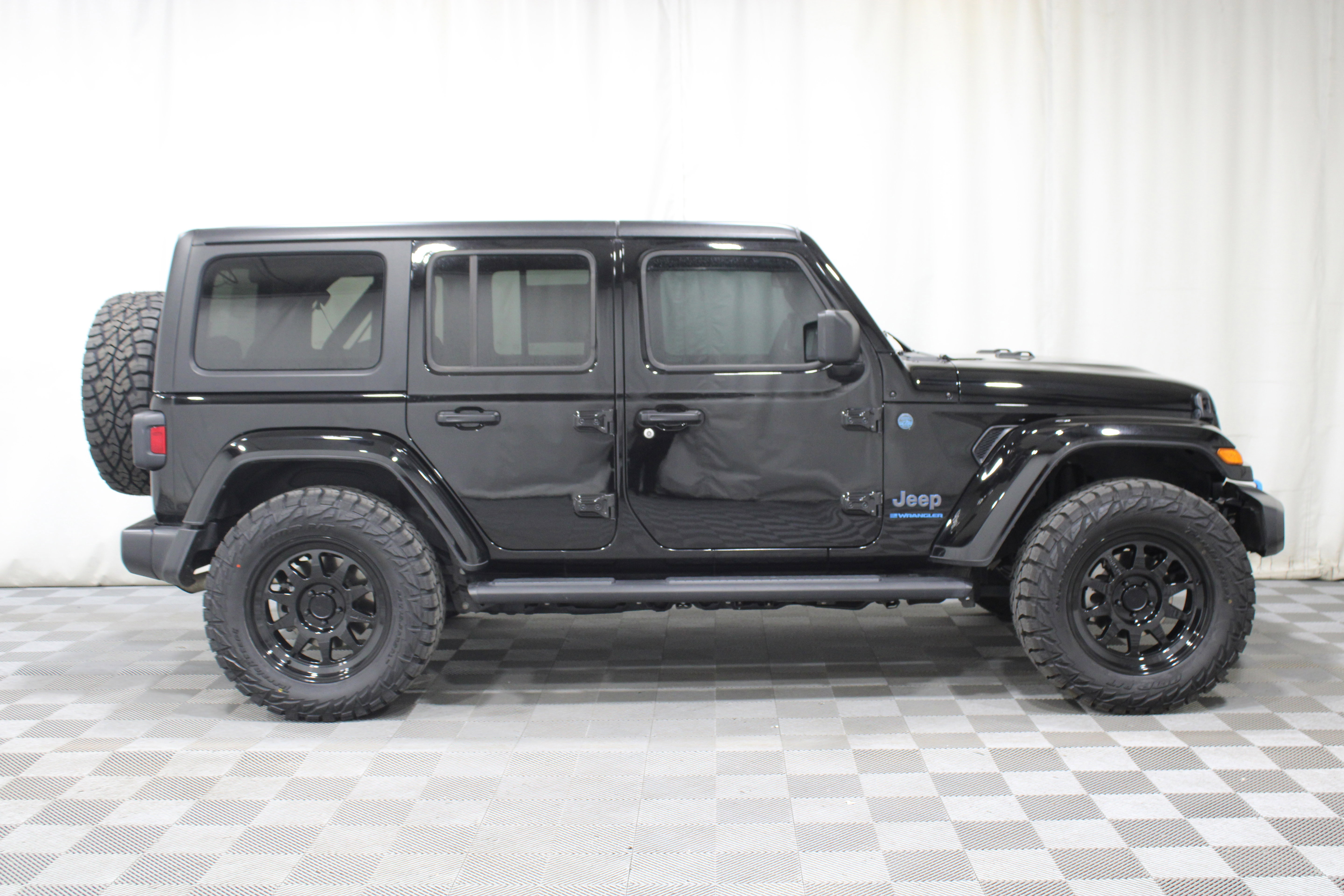 Used 2024 Jeep Wrangler Unlimited image 28