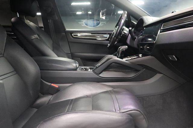 Used 2019 Porsche Cayenne S AWD/4WD image 30
