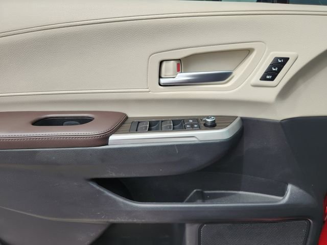Certified 2024 Toyota Sienna Platinum FWD image 21