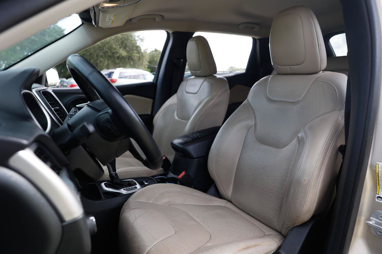 Used 2015 Jeep Cherokee Limited w/ Luxury Group FWD image 6
