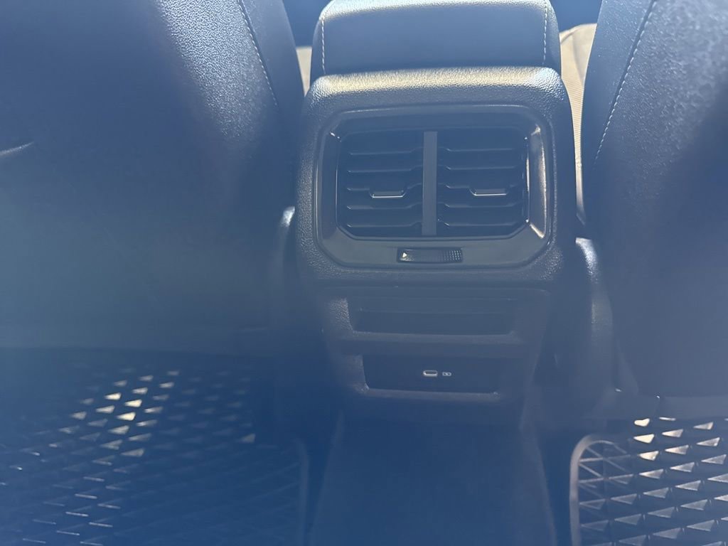 Used 2024 Volkswagen Taos SE w/ Panoramic Sunroof Package AWD/4WD image 13