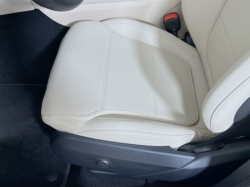 Used 2025 Mercedes-Benz GLC 300 GLC 300 image 20